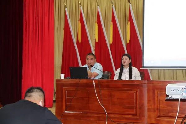 中心培训学院特聘讲师刘艳红,坐拥几十万粉丝的甘肃本土网红王大龙,为